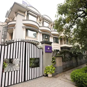 2* Hotel Well & Homes